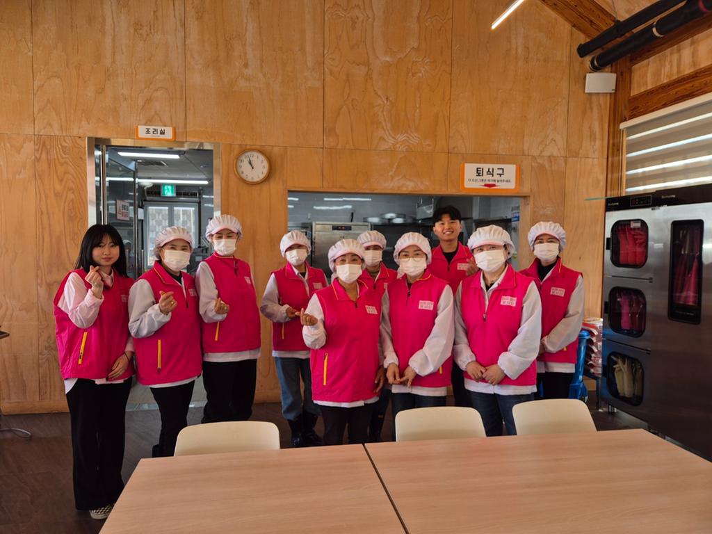 진주시 시설관리공단, 함께하모 봉사단 진주 '홍락원' 급식 봉사활동 실시 (1)